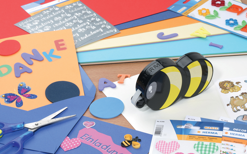 1104_anw HERMA Kleberoller ´Klebebiene´, Bienenoptik, wieder ablösbar